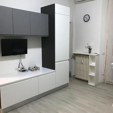 Appartamento In Zona Bocconi Milano Eksteriør bilde