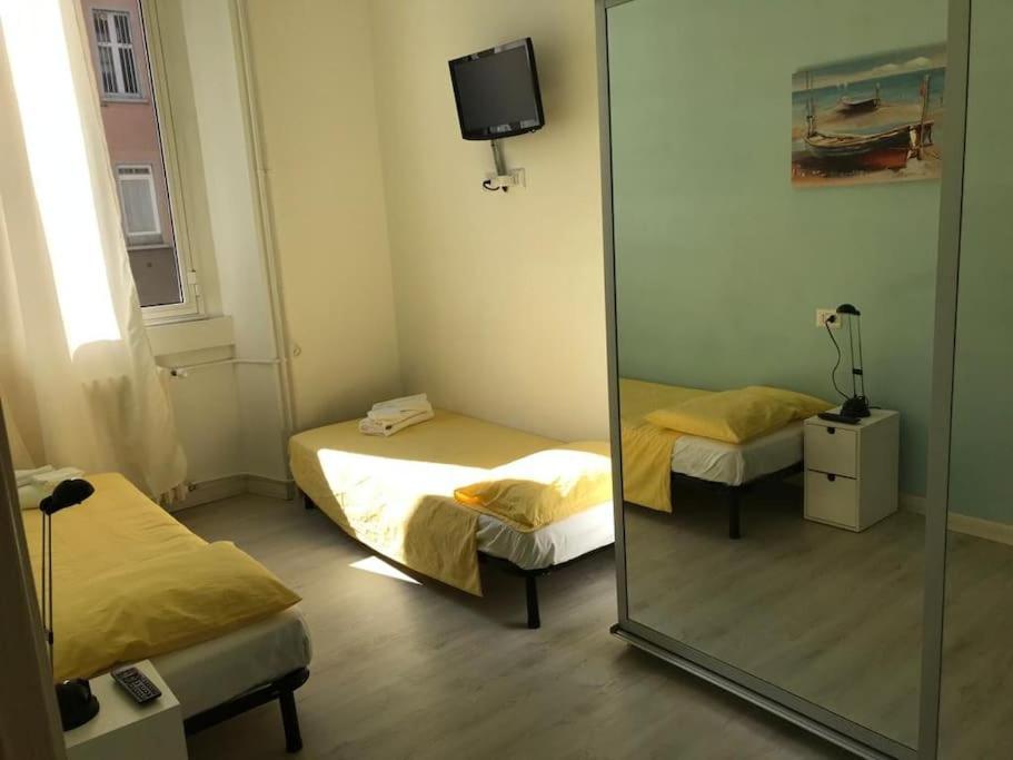 Appartamento In Zona Bocconi Milano Eksteriør bilde
