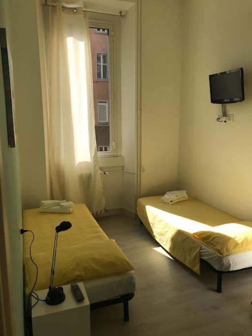Appartamento In Zona Bocconi Milano Eksteriør bilde