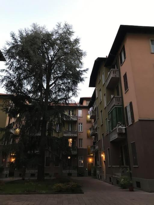 Appartamento In Zona Bocconi Milano Eksteriør bilde
