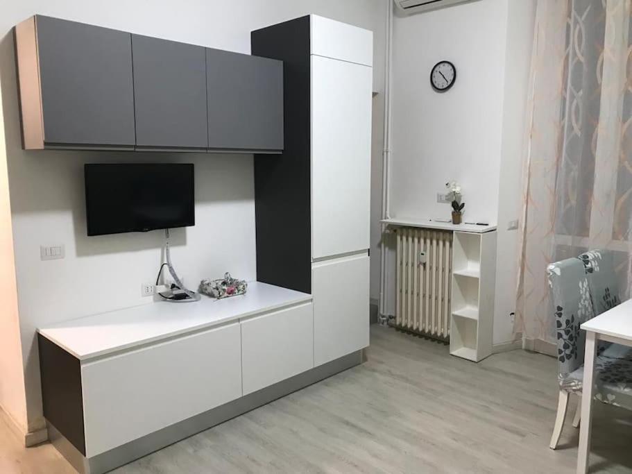 Appartamento In Zona Bocconi Milano Eksteriør bilde